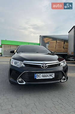 Седан Toyota Camry 2017 в Львові