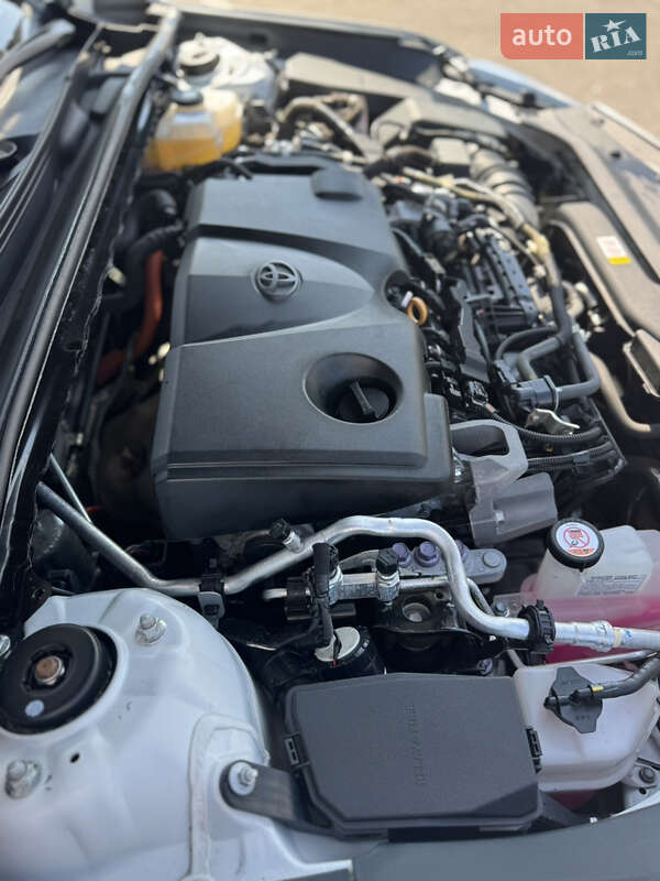 Седан Toyota Camry 2021 в Киеве