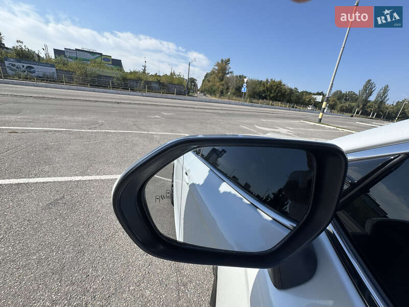 Седан Toyota Camry 2021 в Киеве