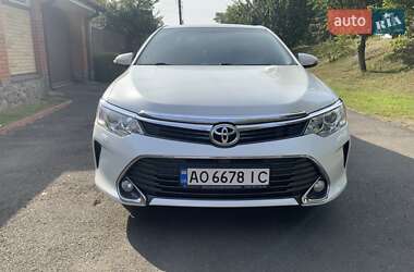 Седан Toyota Camry 2015 в 