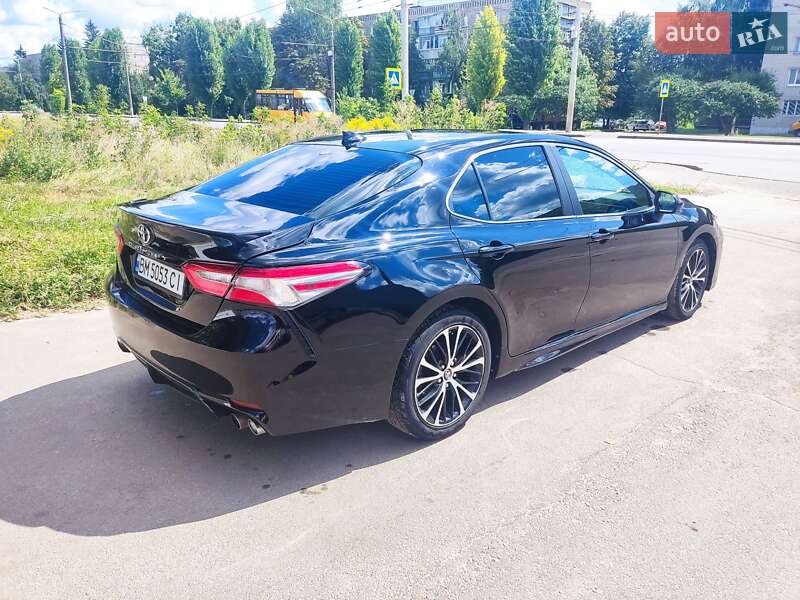 Седан Toyota Camry 2019 в Сумах