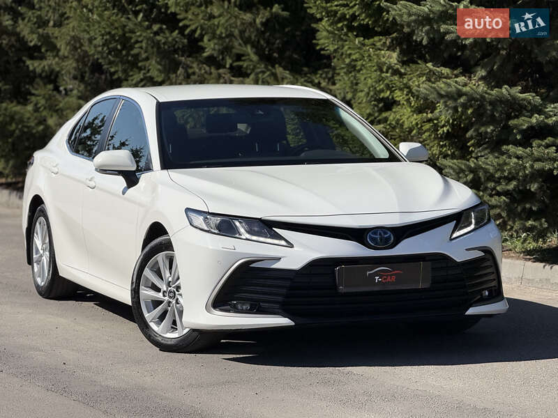 Седан Toyota Camry 2021 в Тернополе