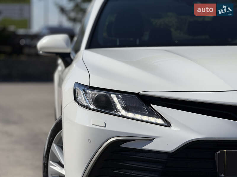 Седан Toyota Camry 2021 в Тернополе