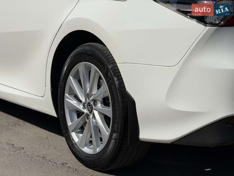 Седан Toyota Camry 2021 в Тернополе