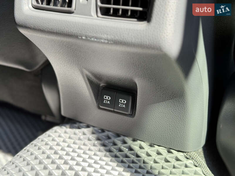 Седан Toyota Camry 2021 в Тернополе