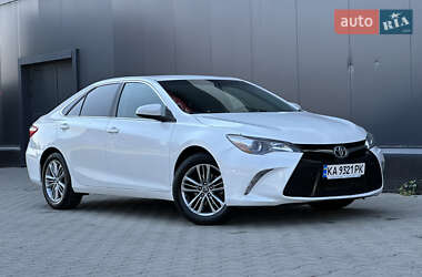 Седан Toyota Camry 2017 в Києві