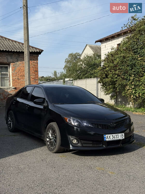 Седан Toyota Camry 2012 в Змиеве фото 26 Седан Toyota Camry 2012 в Змиеве