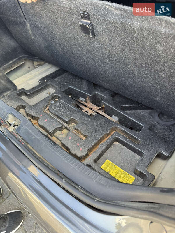 Седан Toyota Camry 2013 в Черновцах