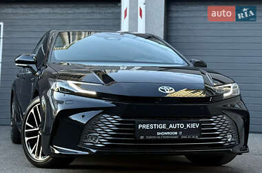 Седан Toyota Camry 2024 в Києві