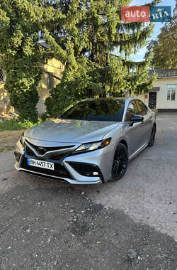 Седан Toyota Camry 2019 в Києві
