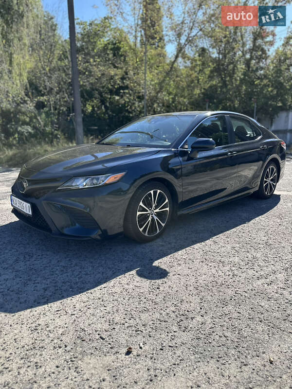 Toyota Camry 2019