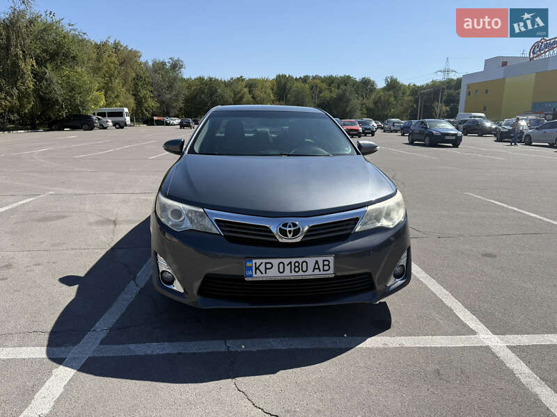 Седан Toyota Camry 2012 в Запоріжжі