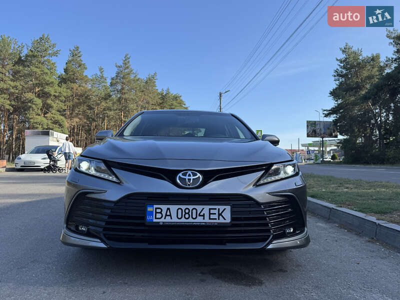Седан Toyota Camry 2021 в Кропивницком