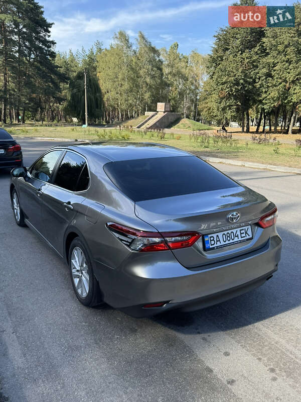 Седан Toyota Camry 2021 в Кропивницком