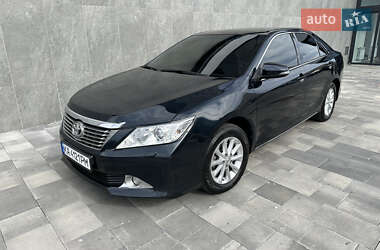 Седан Toyota Camry 2013 в Києві
