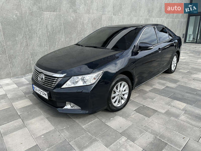 Седан Toyota Camry 2013 в 