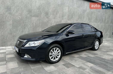 Седан Toyota Camry 2013 в 