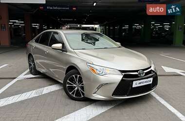 Седан Toyota Camry 2015 в Киеве