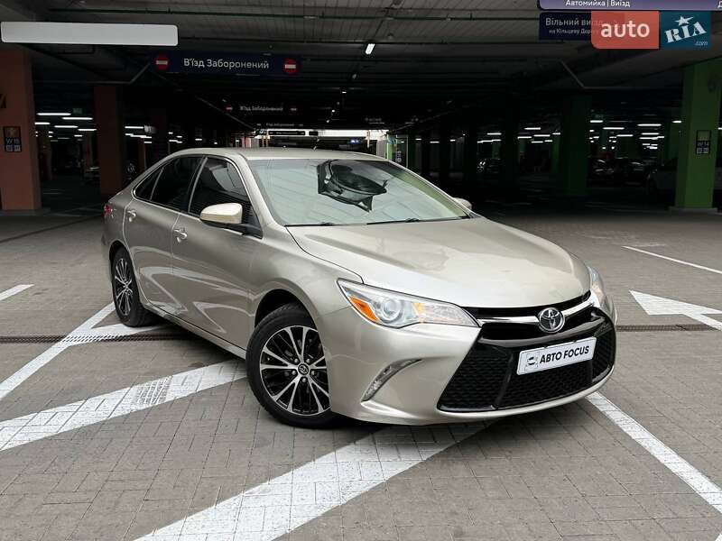 Toyota Camry 2015