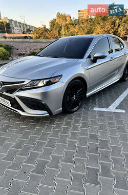 Седан Toyota Camry 2021 в Дніпрі