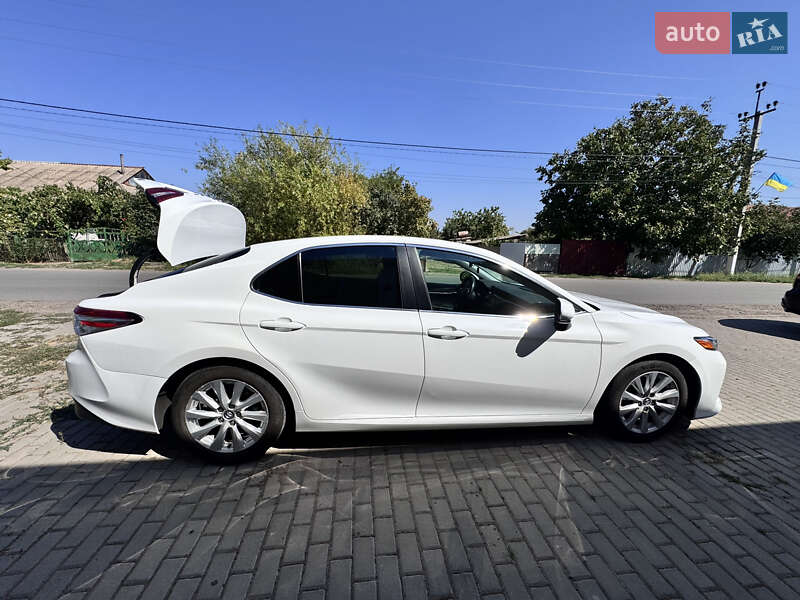 Седан Toyota Camry 2018 в Одессе