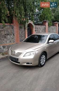 Седан Toyota Camry 2006 в Днепре
