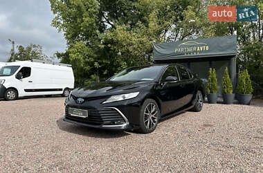Седан Toyota Camry 2022 в Ровно