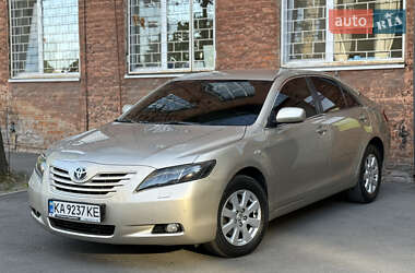 Седан Toyota Camry 2007 в Днепре