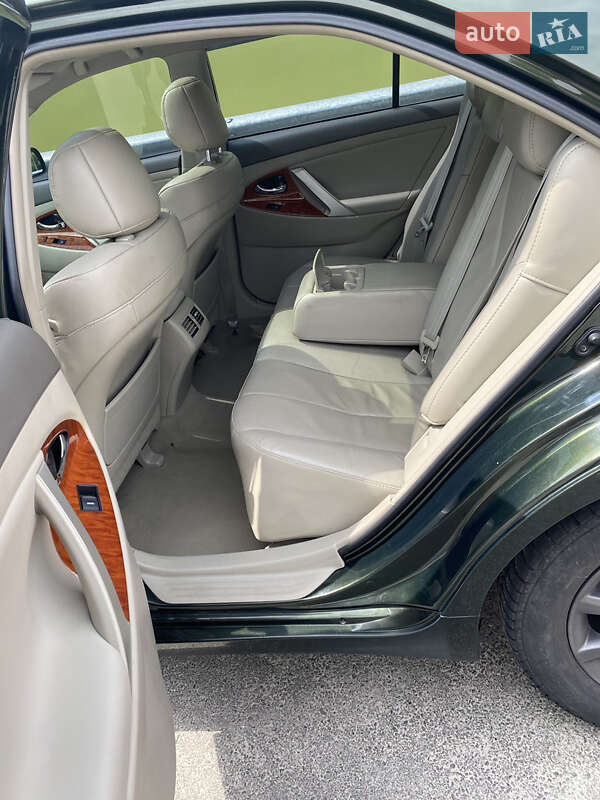 Седан Toyota Camry 2011 в Києві