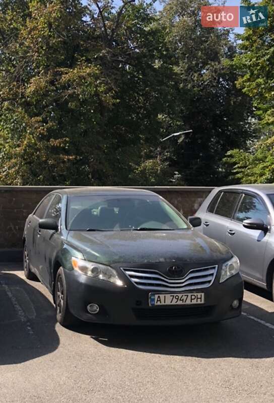 Седан Toyota Camry 2011 в Києві