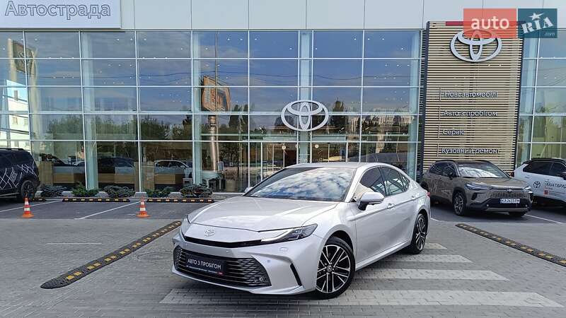 Toyota Camry 2025
