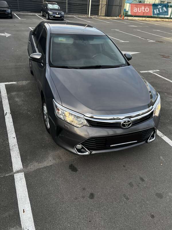 Toyota Camry 2016