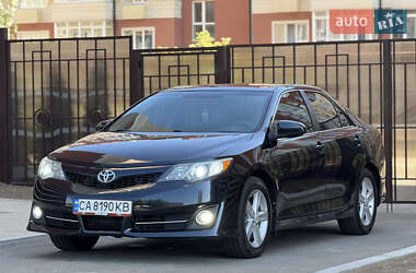 Седан Toyota Camry 2012 в Умани