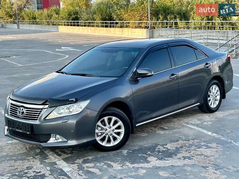 Toyota Camry 2014
