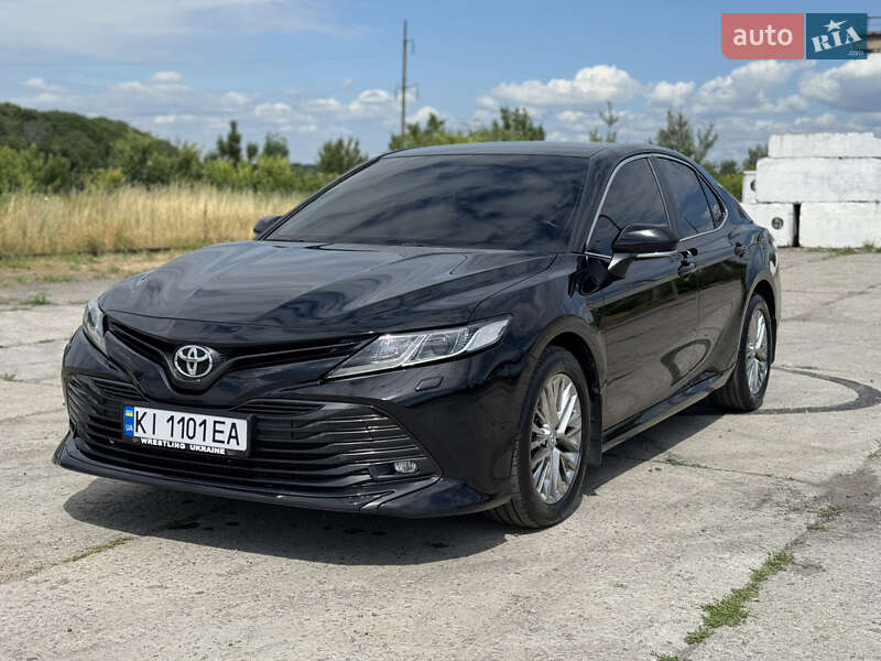 Седан Toyota Camry 2018 в 