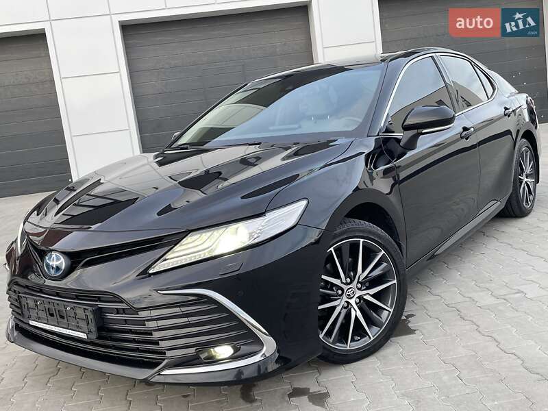 Toyota Camry 2021