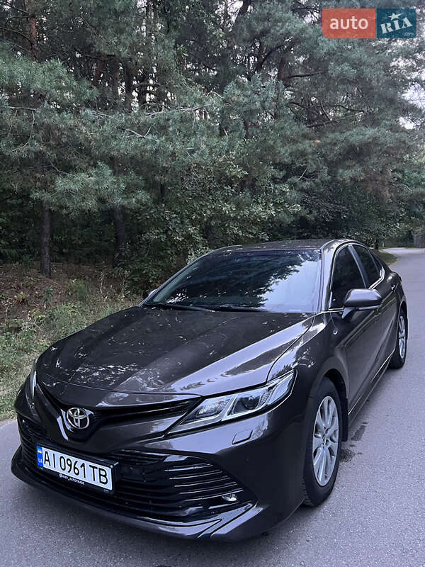 Toyota Camry 2019