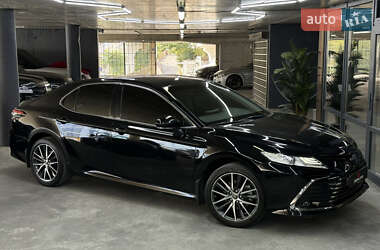 Седан Toyota Camry 2023 в Одессе