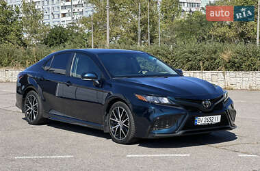 Седан Toyota Camry 2021 в 