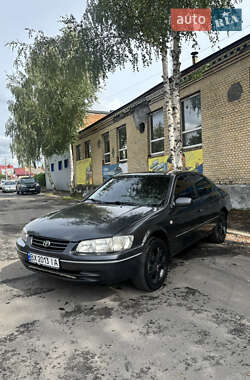 Седан Toyota Camry 2000 в Хмельницком