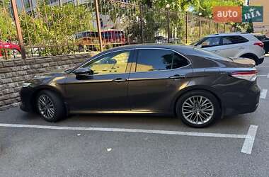 Седан Toyota Camry 2020 в Киеве