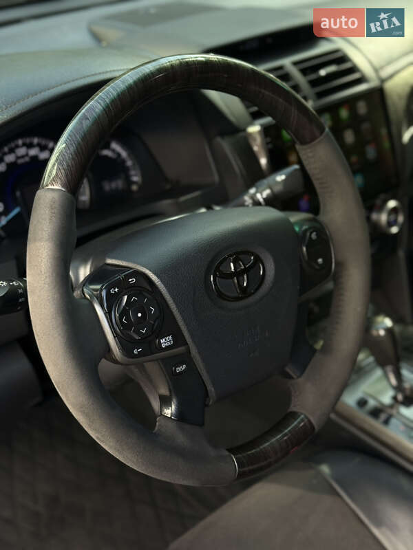 Седан Toyota Camry 2011 в Дніпрі