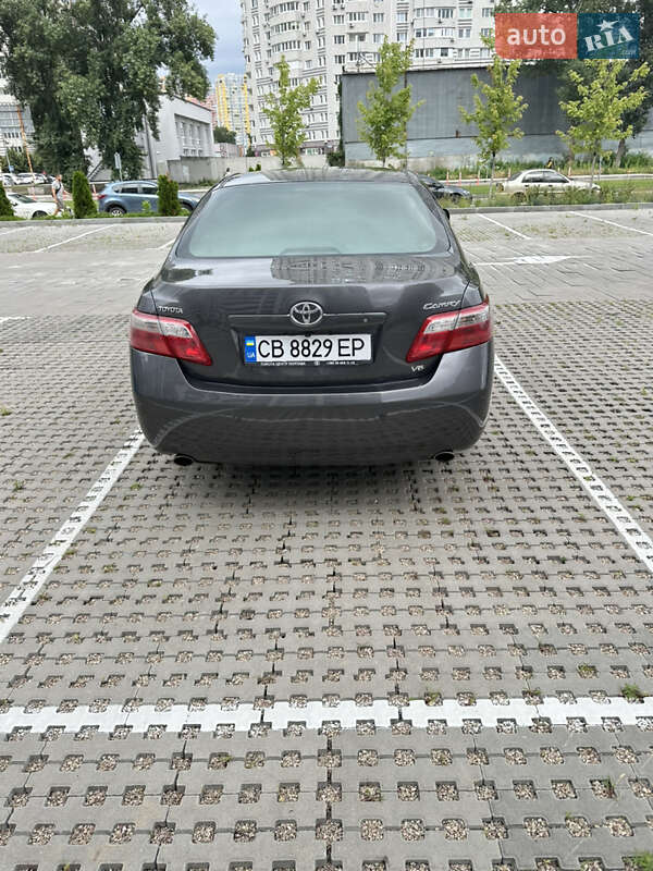 Седан Toyota Camry 2007 в Киеве
