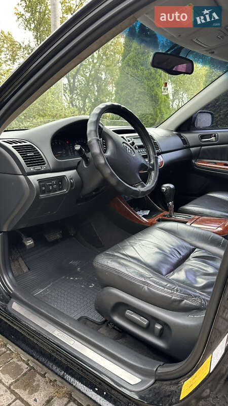 Седан Toyota Camry 2003 в Чернигове