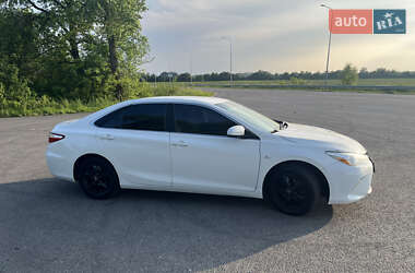 Седан Toyota Camry 2015 в Львове