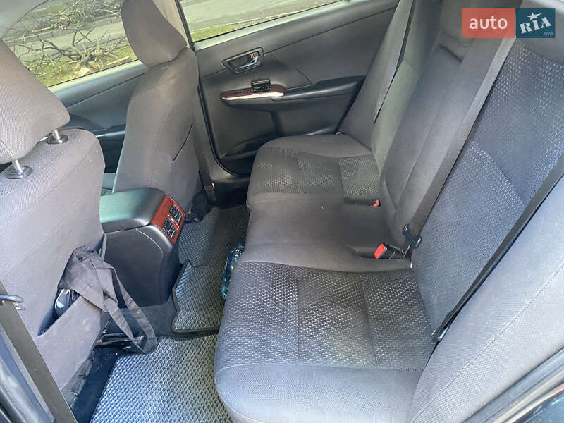 Седан Toyota Camry 2013 в Києві