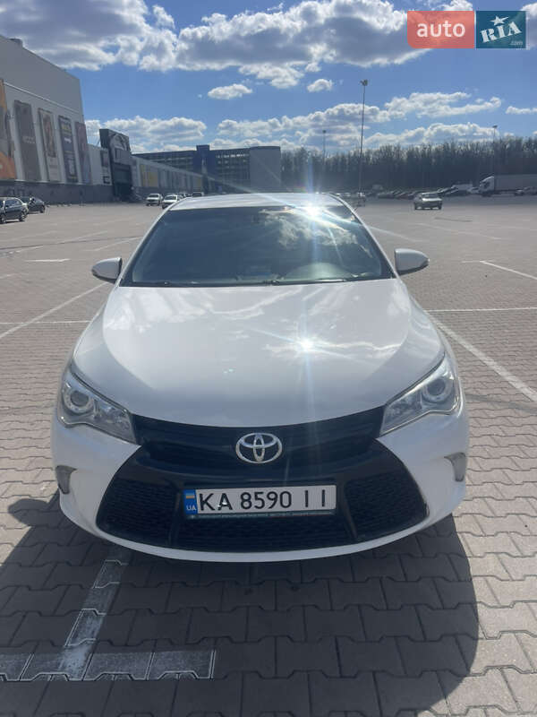 Седан Toyota Camry 2015 в Киеве фото 2 Седан Toyota Camry 2015 в Киеве