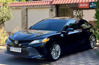 Седан Toyota Camry 2017 в Одессе