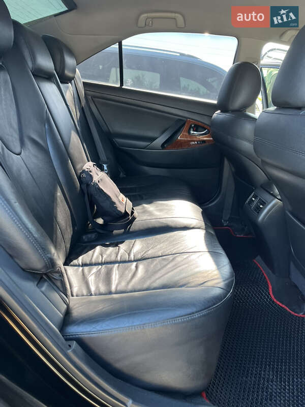 Седан Toyota Camry 2008 в Южноукраїнську