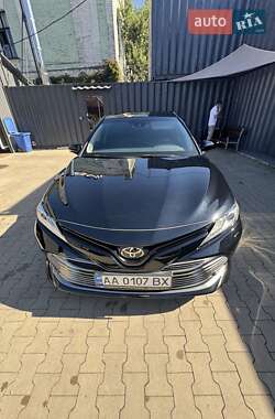 Седан Toyota Camry 2018 в 
